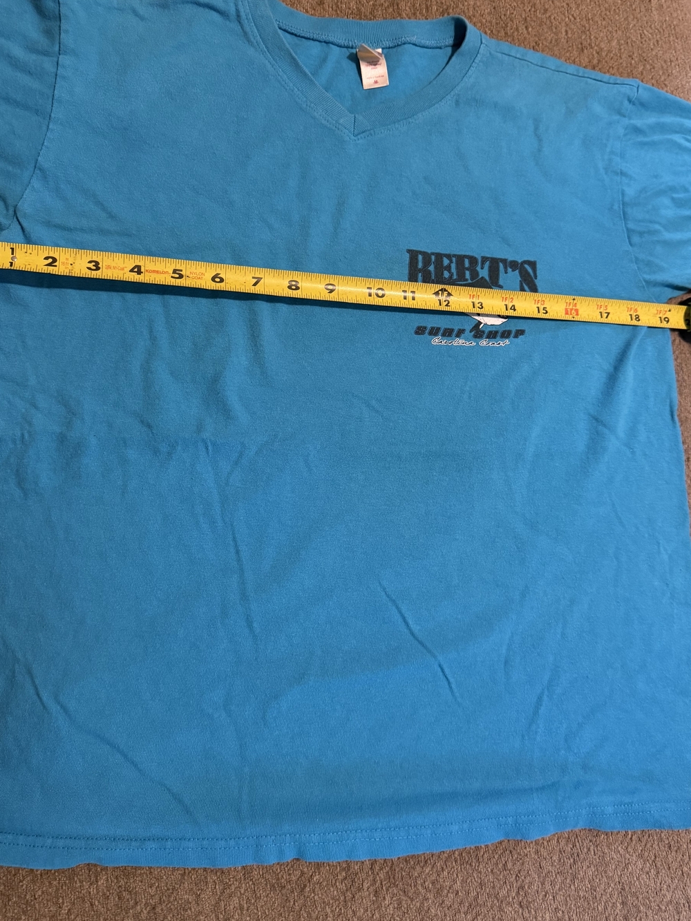 Bert's Surf Shop Men's Turquoise V-Neck Tee Medium - Picture 4 of 4